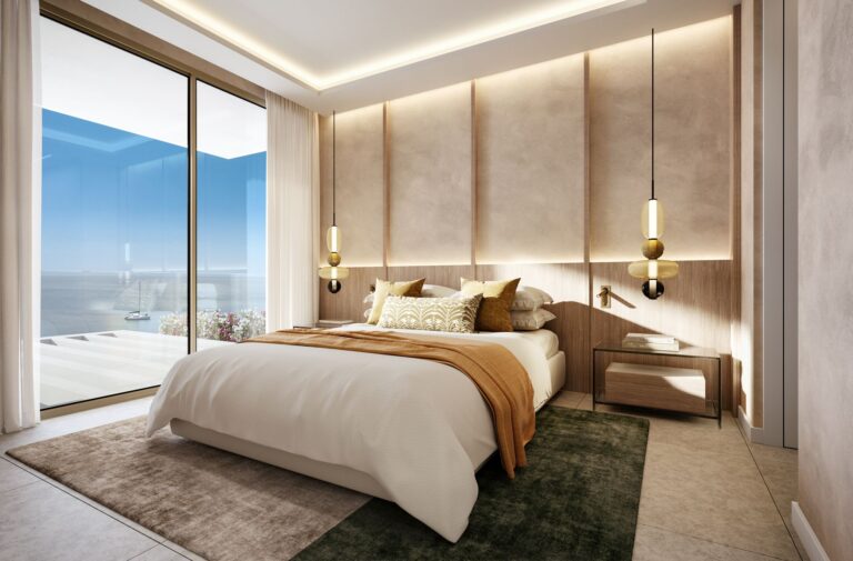 Main bedroom with sea view